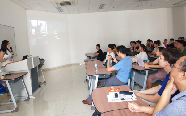 Innovation Talk Series #13 | A Sharing on Entrepreneurship and Postgraduate Application